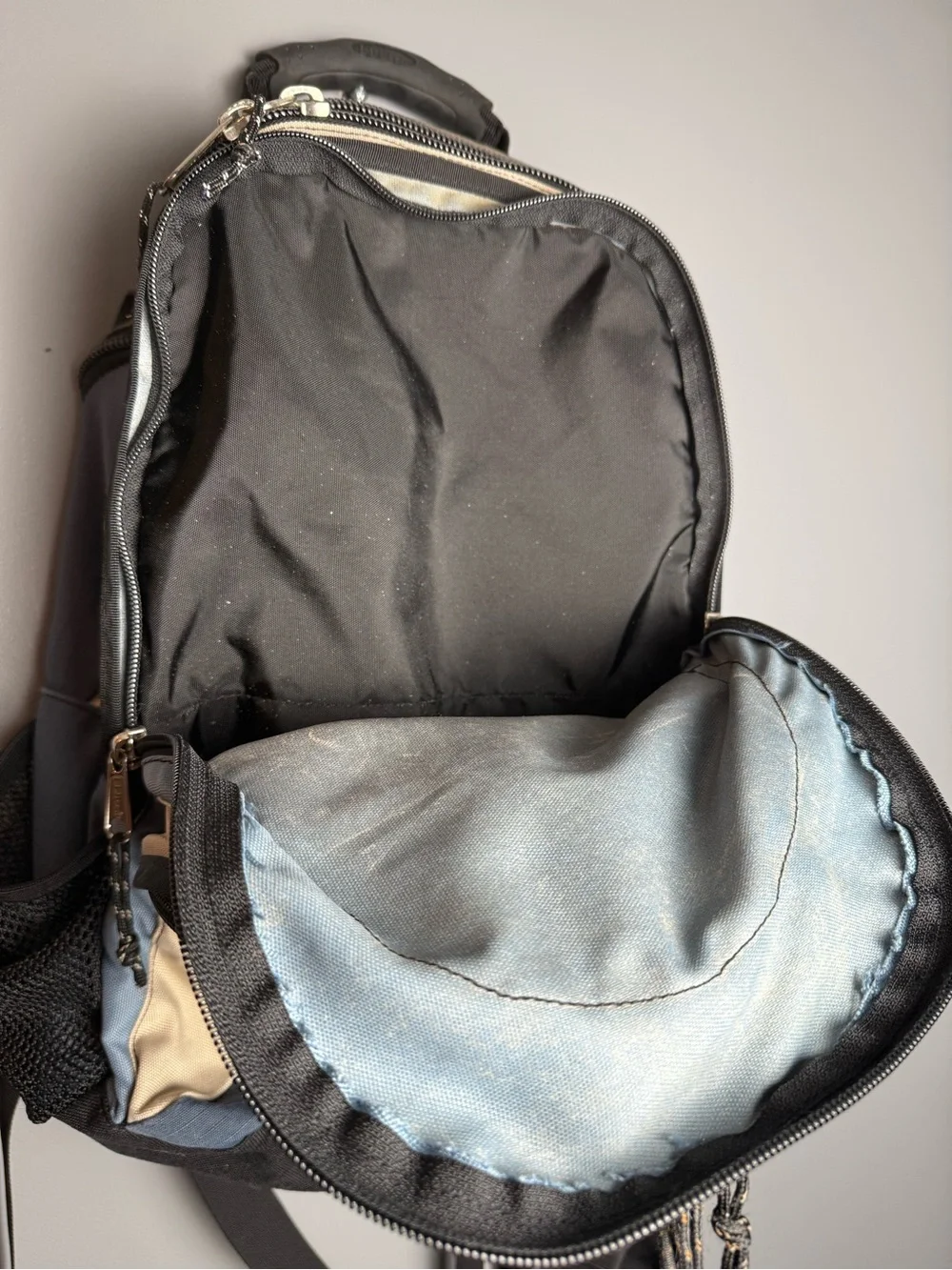 L.L. Bean Vintage 1990s Backpack Very Roomy, Multiple Pockets